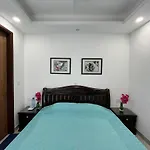 Fully Furnished Comfortable Rooms In Hauz Khas - Woodpecker Apartments