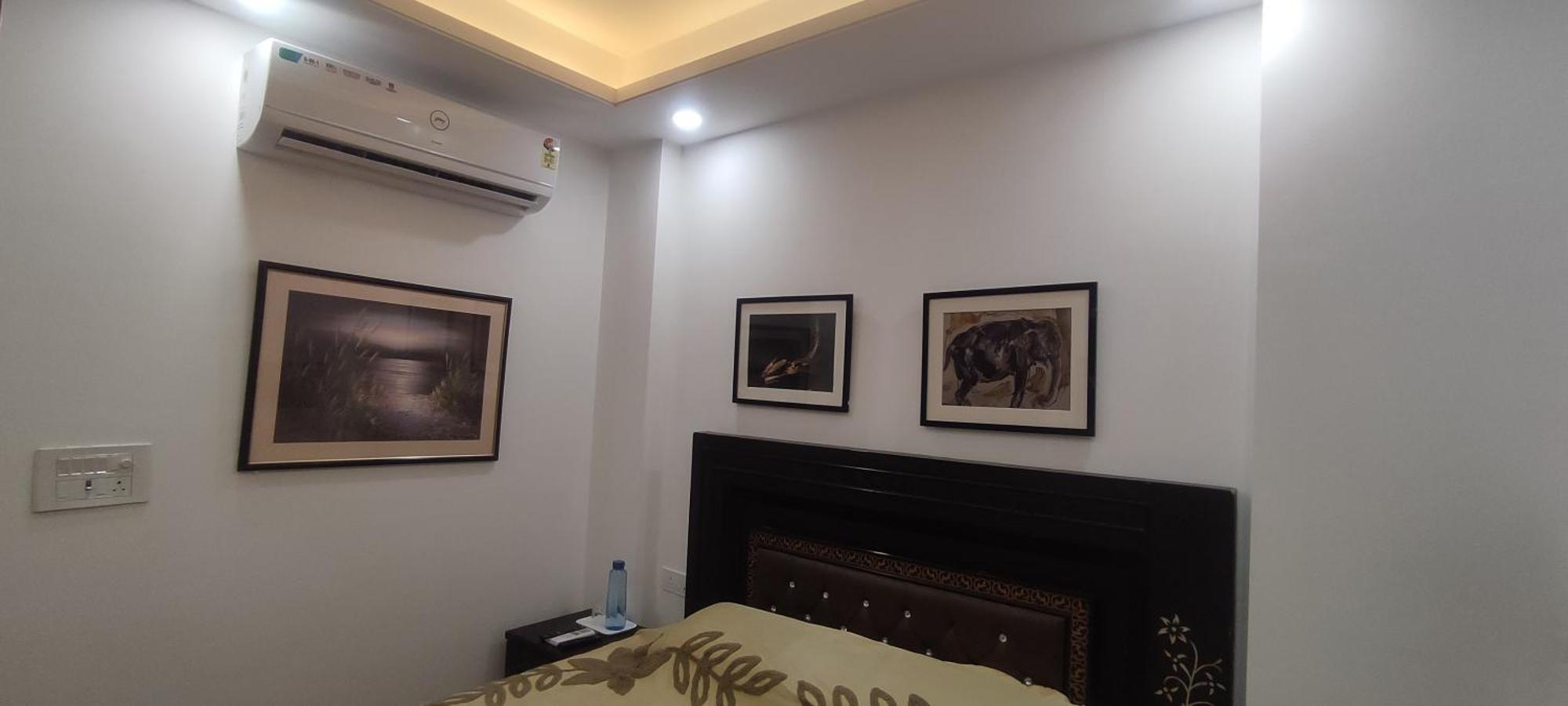 Fully Furnished Comfortable In Hauz Khas - Woodpecker * New Delhi