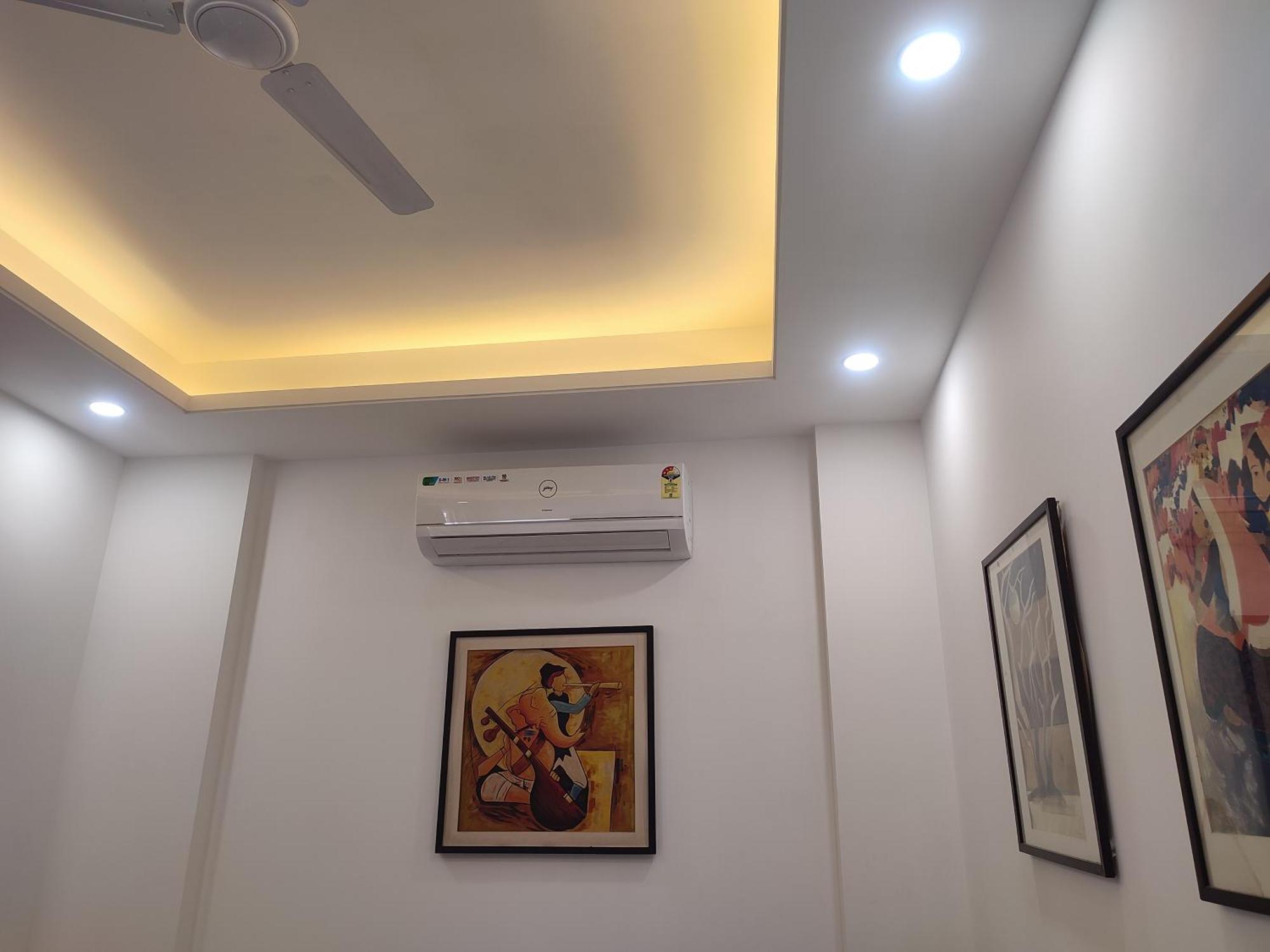 Fully Furnished Comfortable In Hauz Khas - Woodpecker *