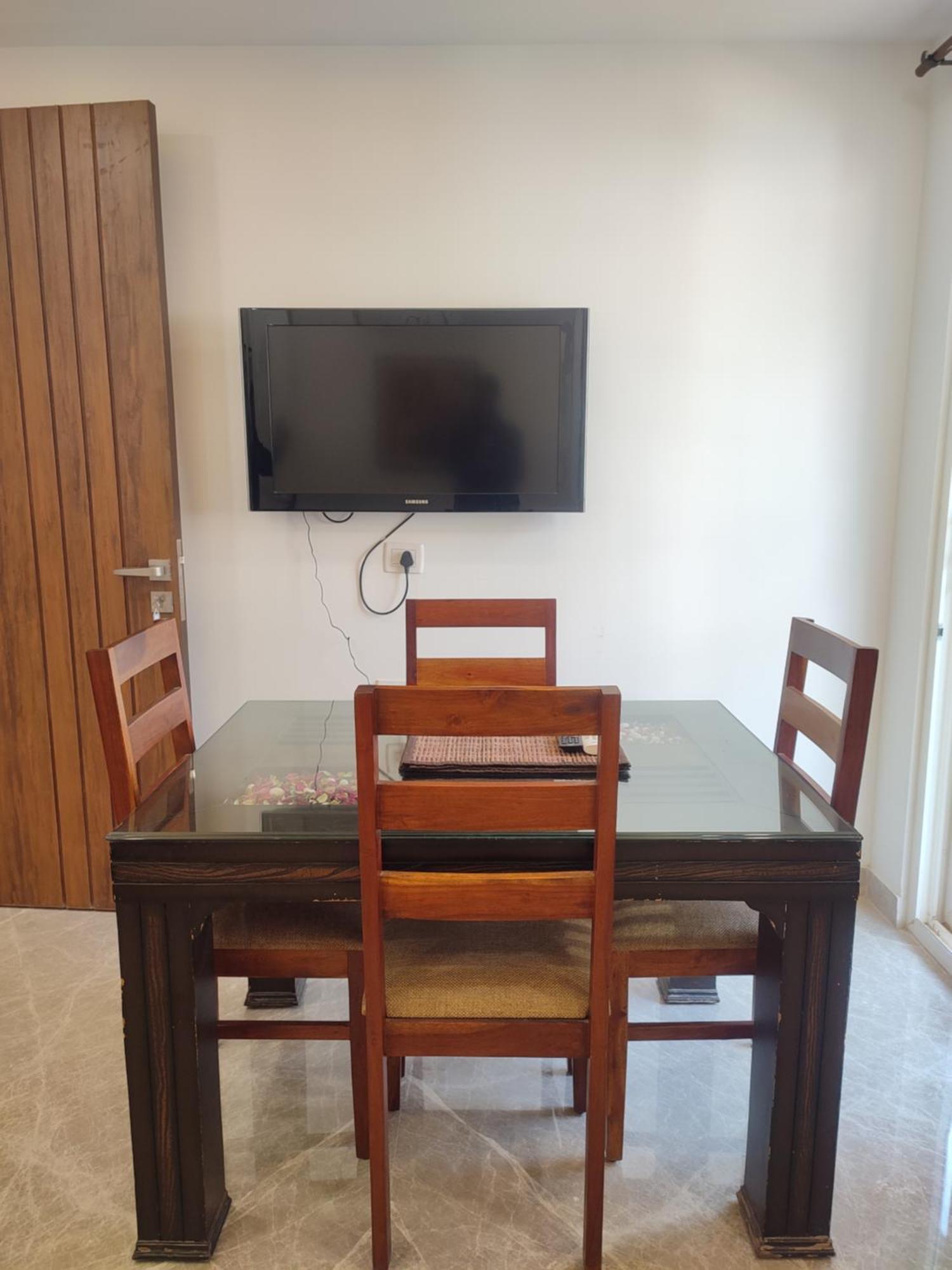 Bed & Breakfast Fully Furnished Comfortable In Hauz Khas - Woodpecker New Delhi