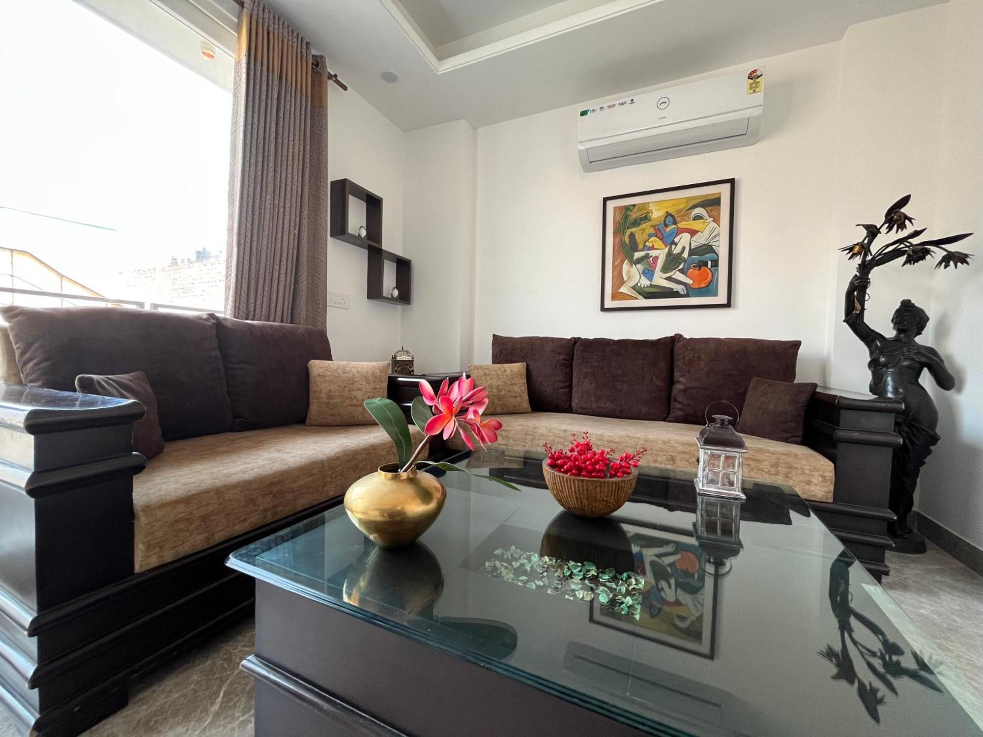 Fully Furnished Comfortable In Hauz Khas - Woodpecker Bed & Breakfast