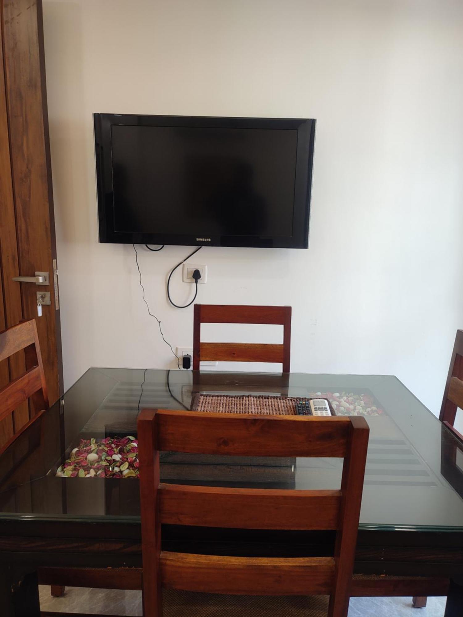 Fully Furnished Comfortable In Hauz Khas - Woodpecker *