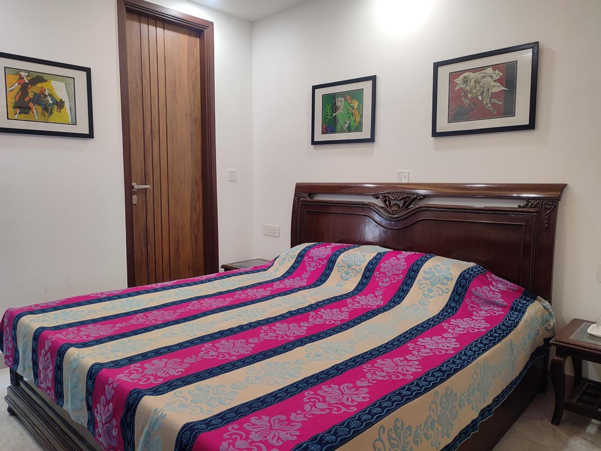 Fully Furnished Comfortable In Hauz Khas - Woodpecker Bed & Breakfast
